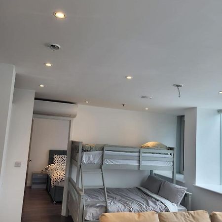 Апартаменты 2Br Chic London Sleep 9 Bp7 Экстерьер фото
